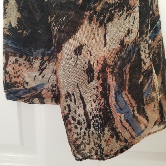 Abstract Patterned Scarf - Picture 2 of 2